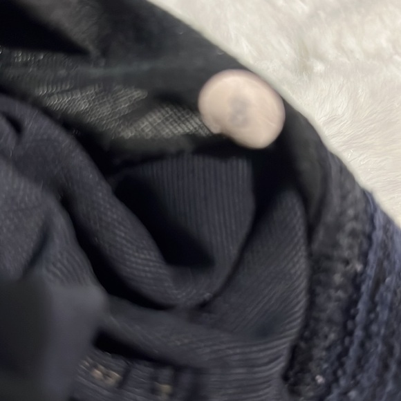 Lululemon sports bra - Picture 4 of 5